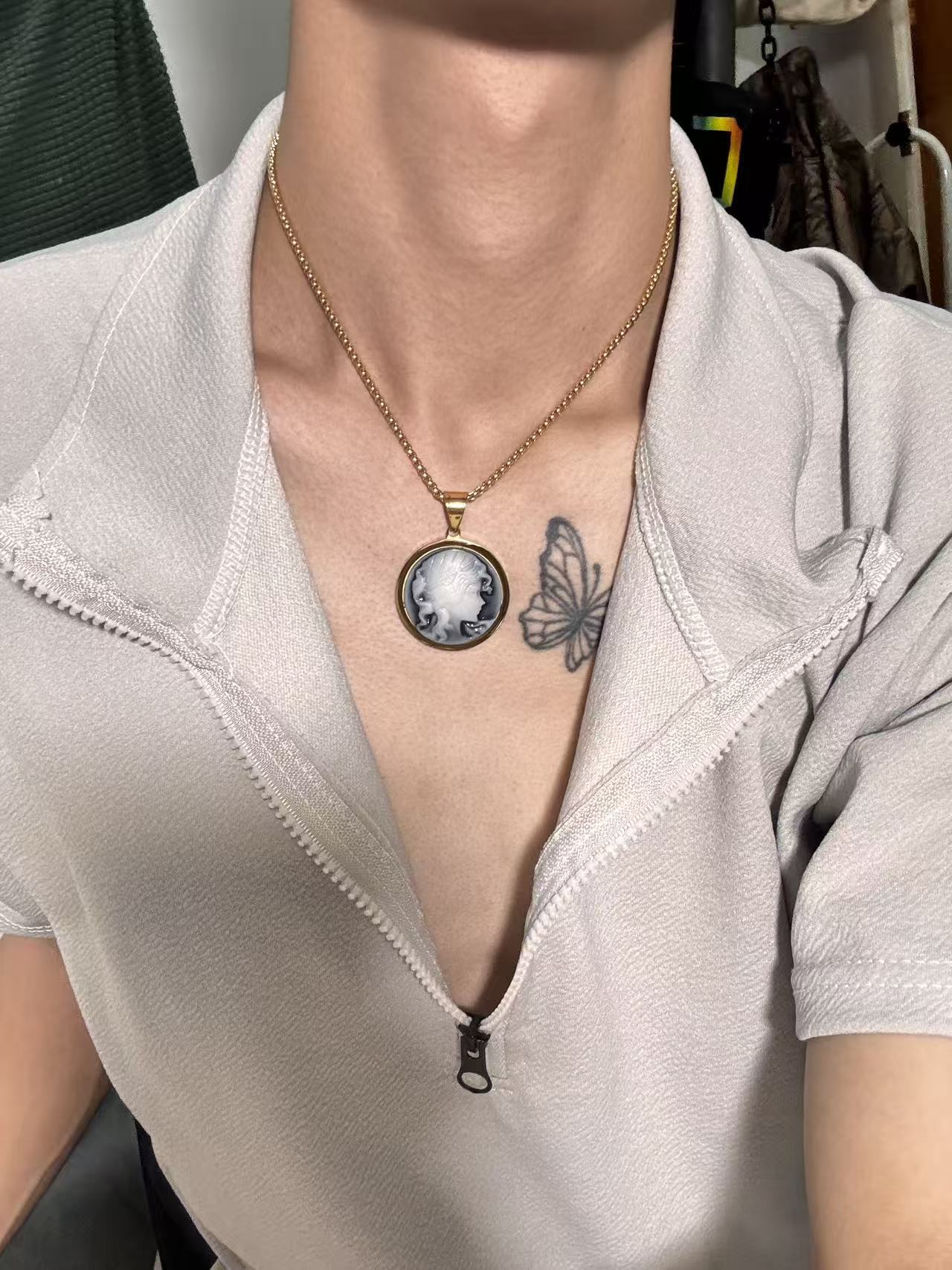 人像吊坠