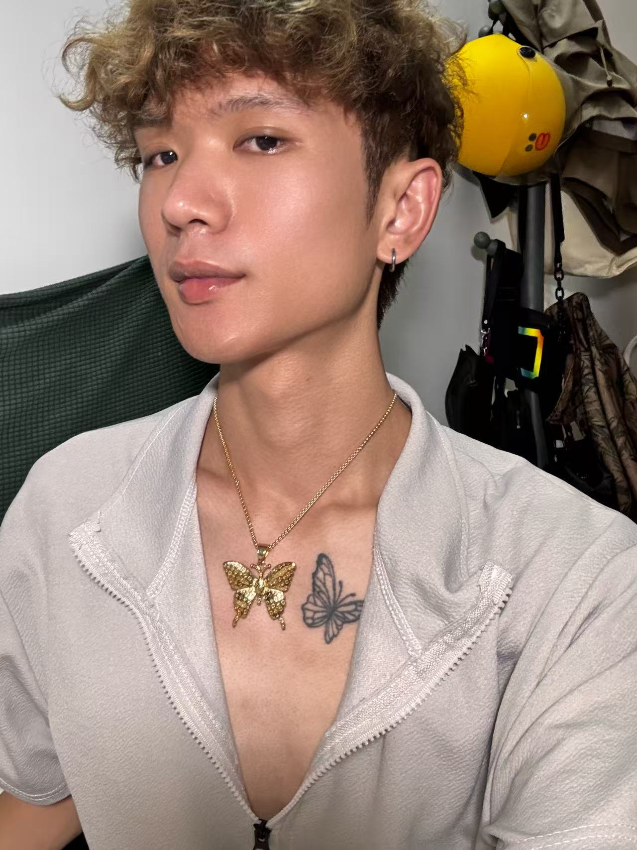 金色蝴蝶吊坠