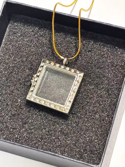 功能开合透明方框吊坠