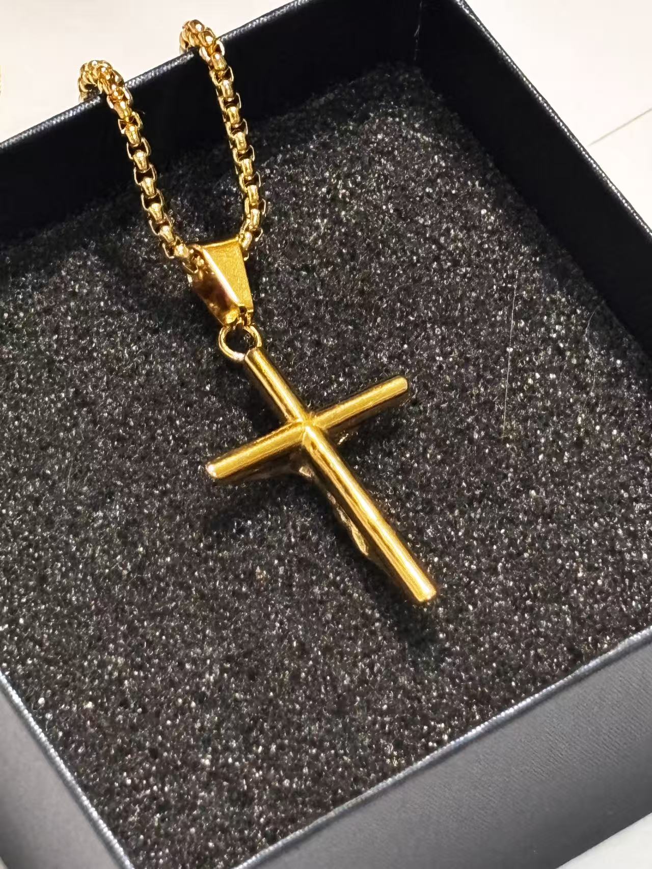 耶稣十字吊坠