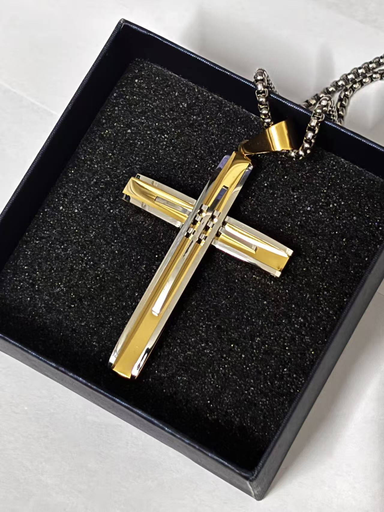 双拼色高端十字架吊坠