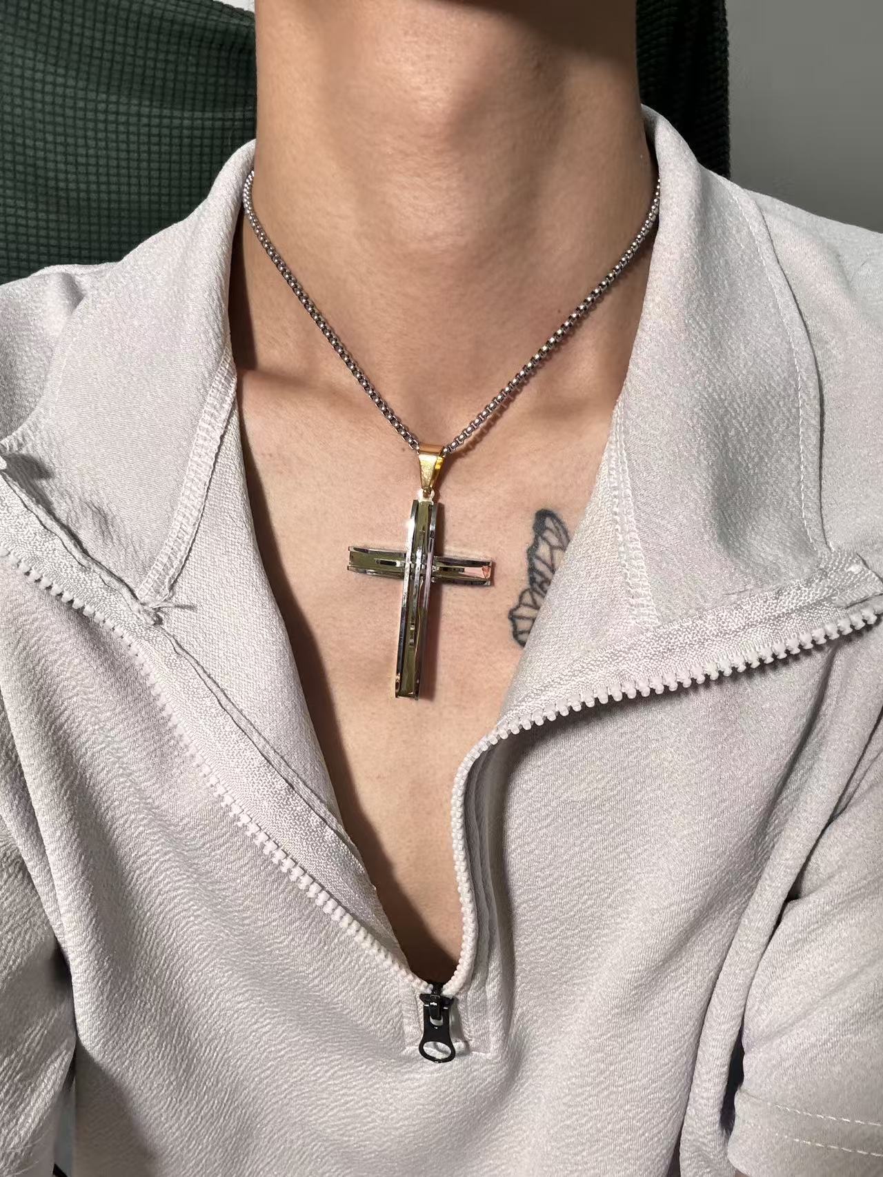 双拼色高端十字架吊坠