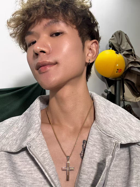 三路间金十字架吊坠