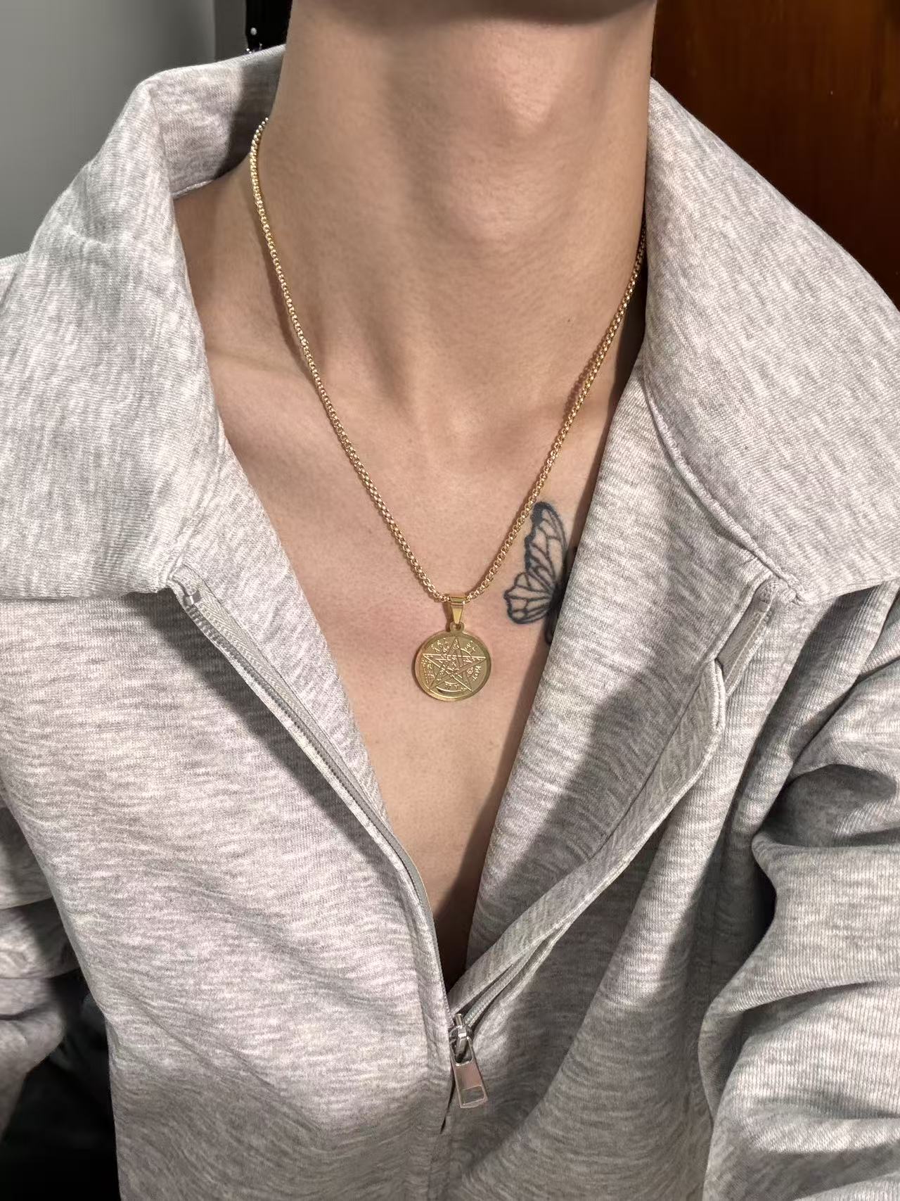 古罗马腐蚀钢色吊坠