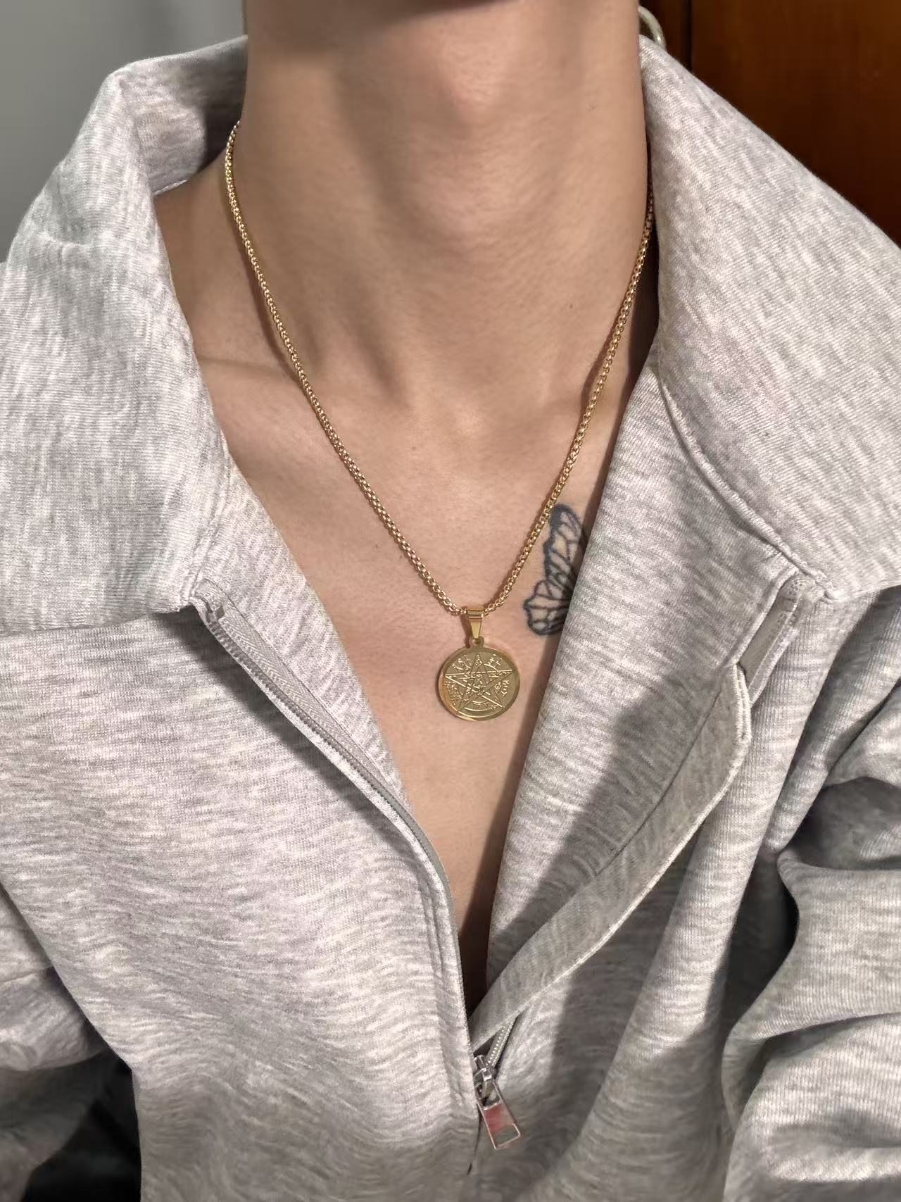 古罗马腐蚀钢色吊坠