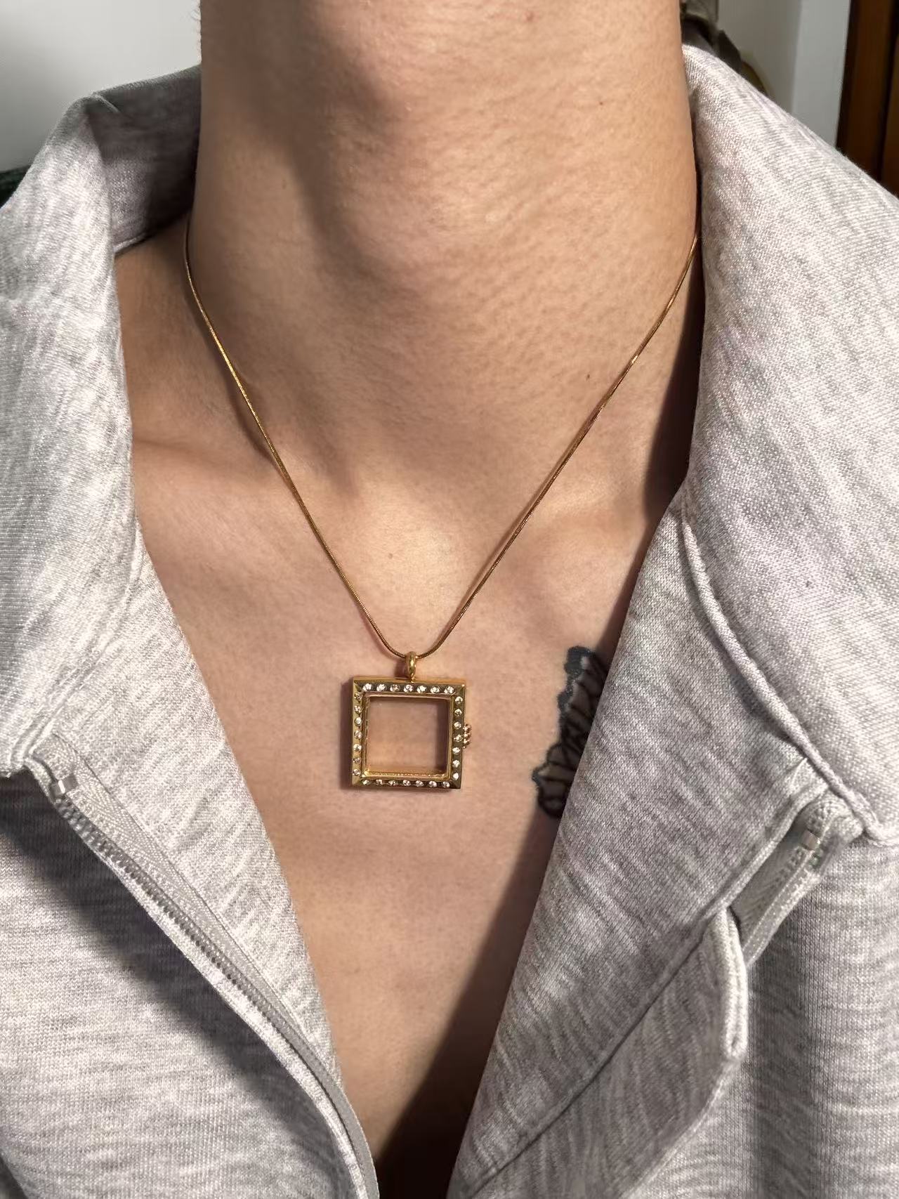 功能开合透明方框吊坠