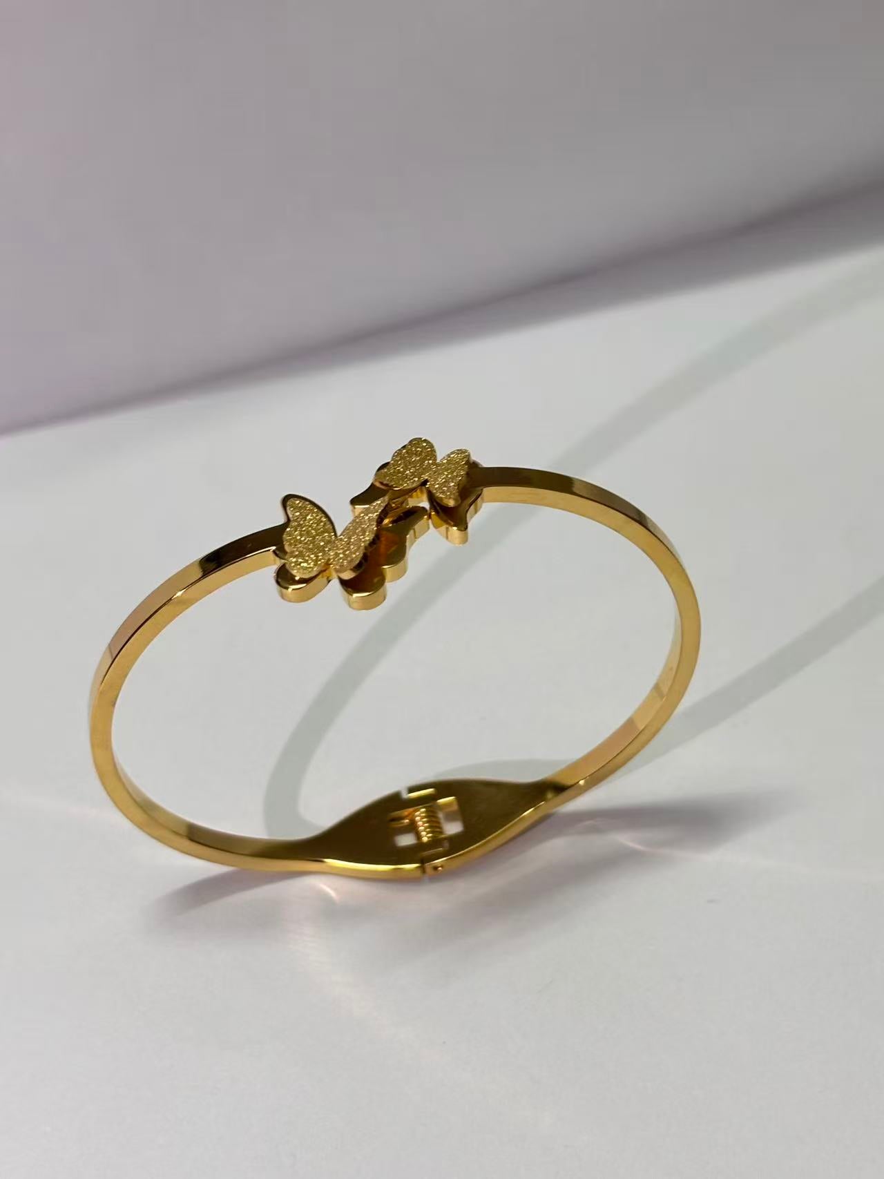 金色复式蝴蝶手镯