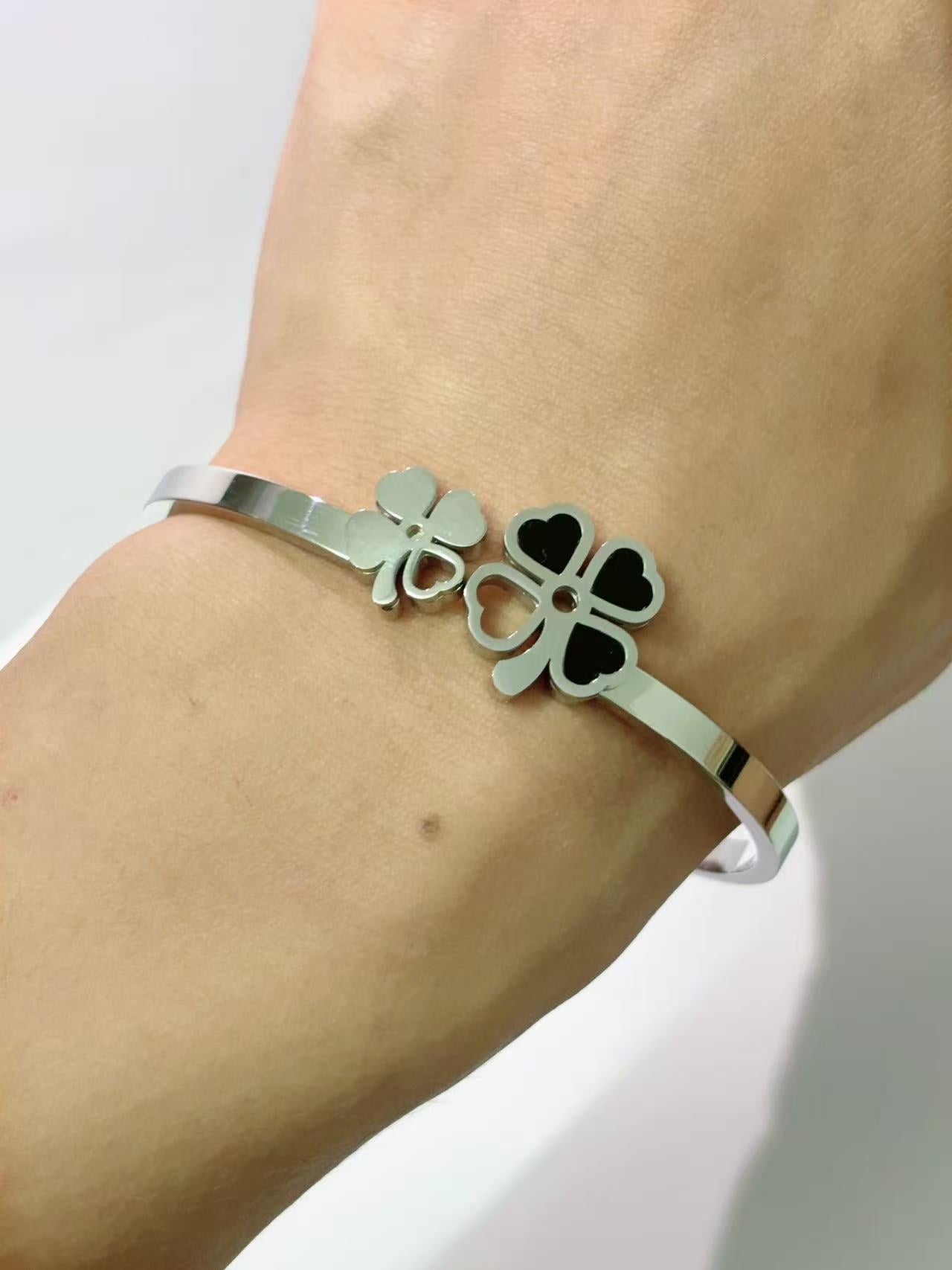 双四叶草手镯