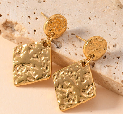 不规则褶皱耳环